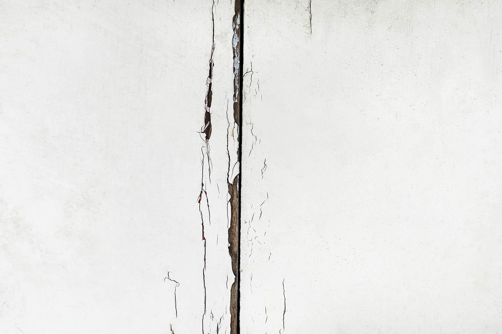 Latent Defects In Property: How To Spot, Handle And Avoid Them 3 Structural Warranties crack wall Structural Warranty